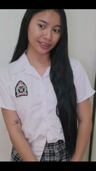 A 18yrold Girl Always Seek Mens Attention