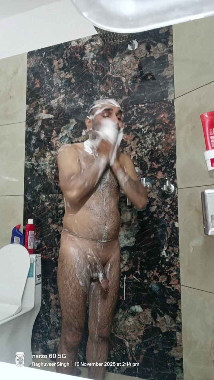 Rajasthani-old-lover: Tomando una ducha