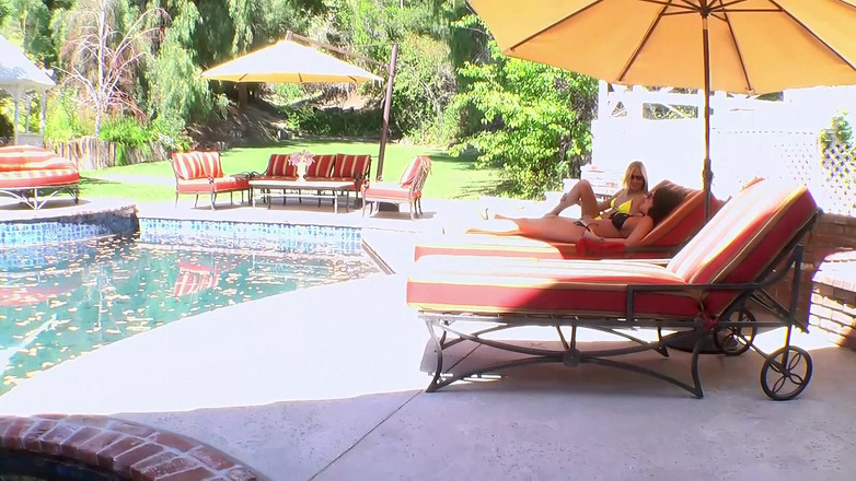 Lesbians and Masturbation: Prywatne filmy amatorskie - lesbijskie fantazje wprowadzone w życie z pasją