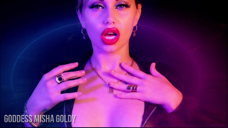 Goddess Misha Goldy: ¡No es tu mano! ¡Mis labios se mueven sobre tu polla...