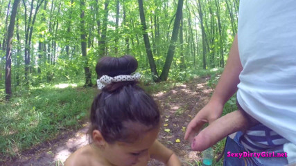 Sexy Dirty Girl: Îi sug pula în pădure