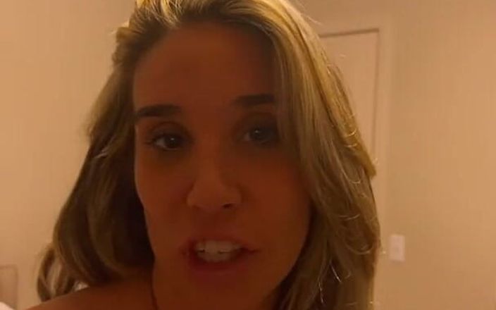 Sarah Starr2020: La sexy fidanzata troia ha mostrato i miei amici e...