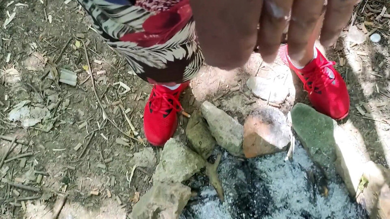 Idmir Sugary: लंड हिलाते हुए पार्क में घूमना - जोखिम भरा - अंत में फायरपिट में वीर्य