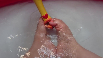 DanaDom20: Gioca con i miei piedi