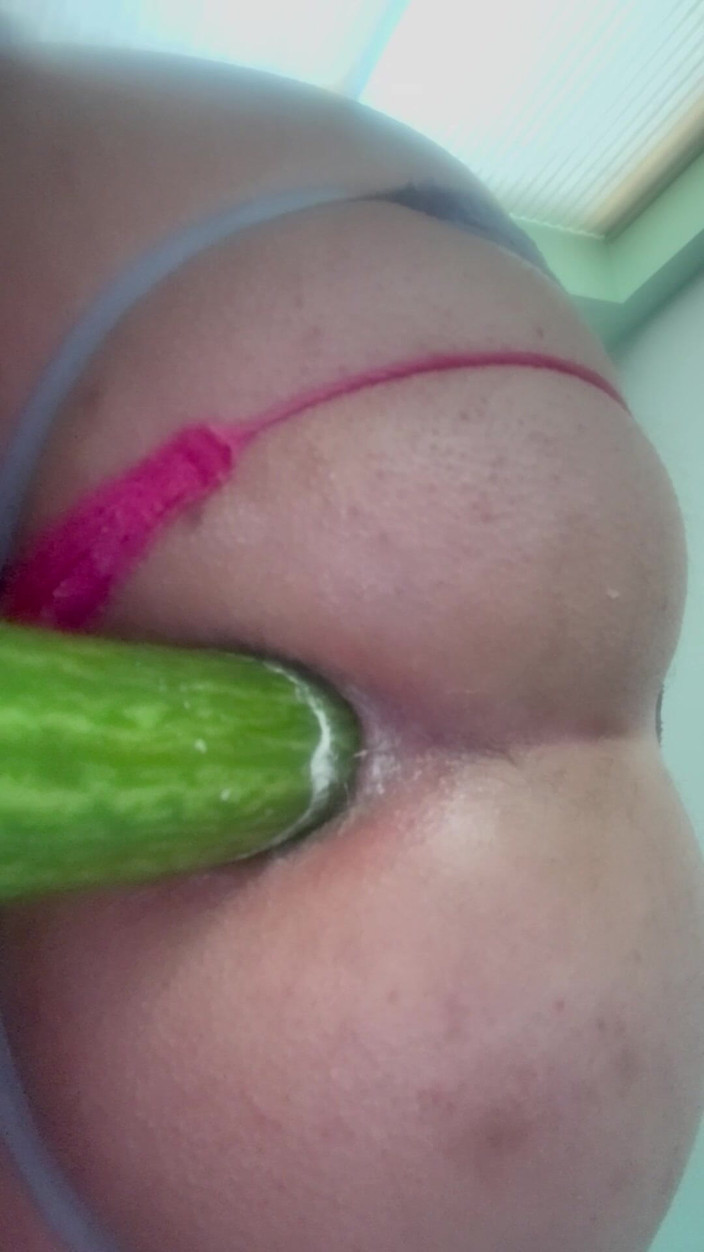 TakeMe35: Ich reite den dildo tief in meinen arsch und bettelt,...