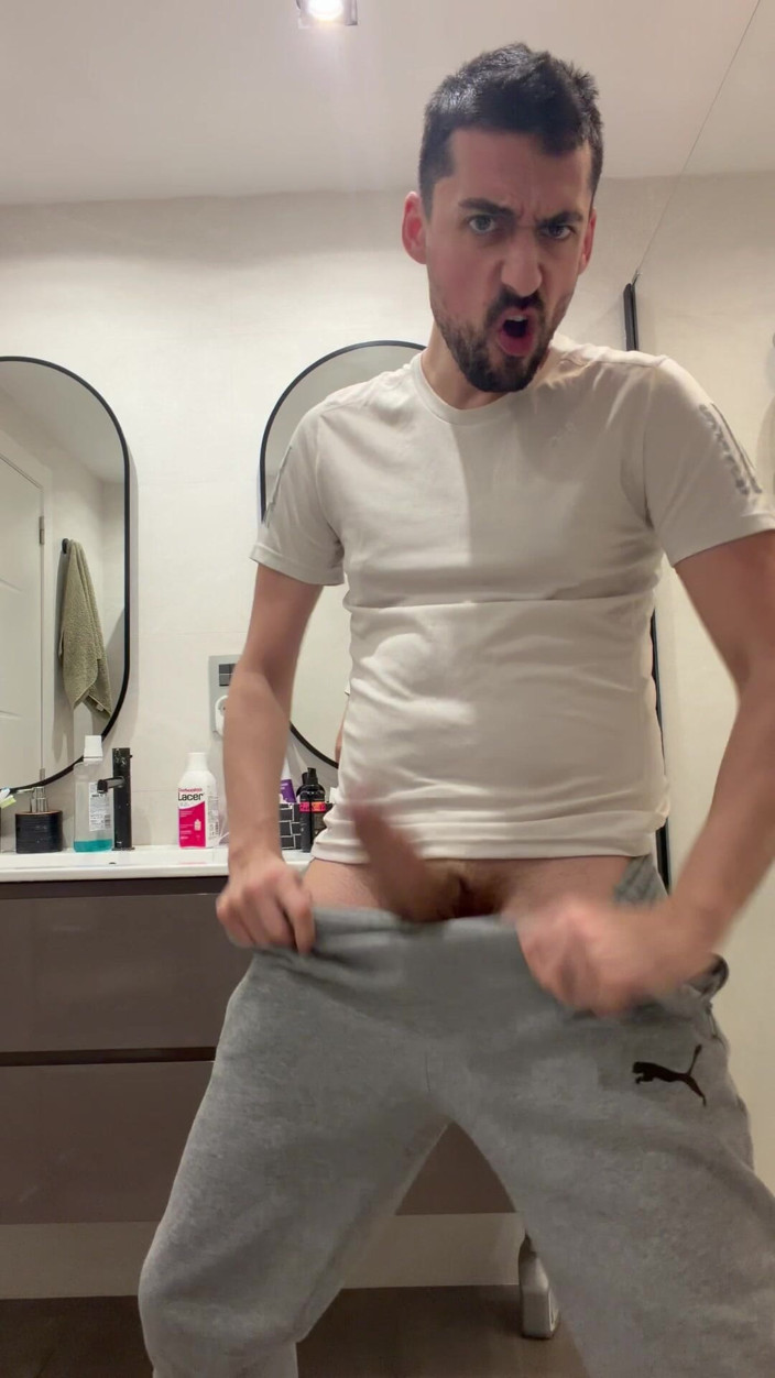 Liam Harding: Hot Stepdaddy Showing off and Cuming Like Crazy