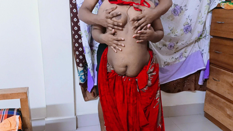 Morjenabb: Gadis cantik India lagi asik nyepong kontolku sambil pakai kain...