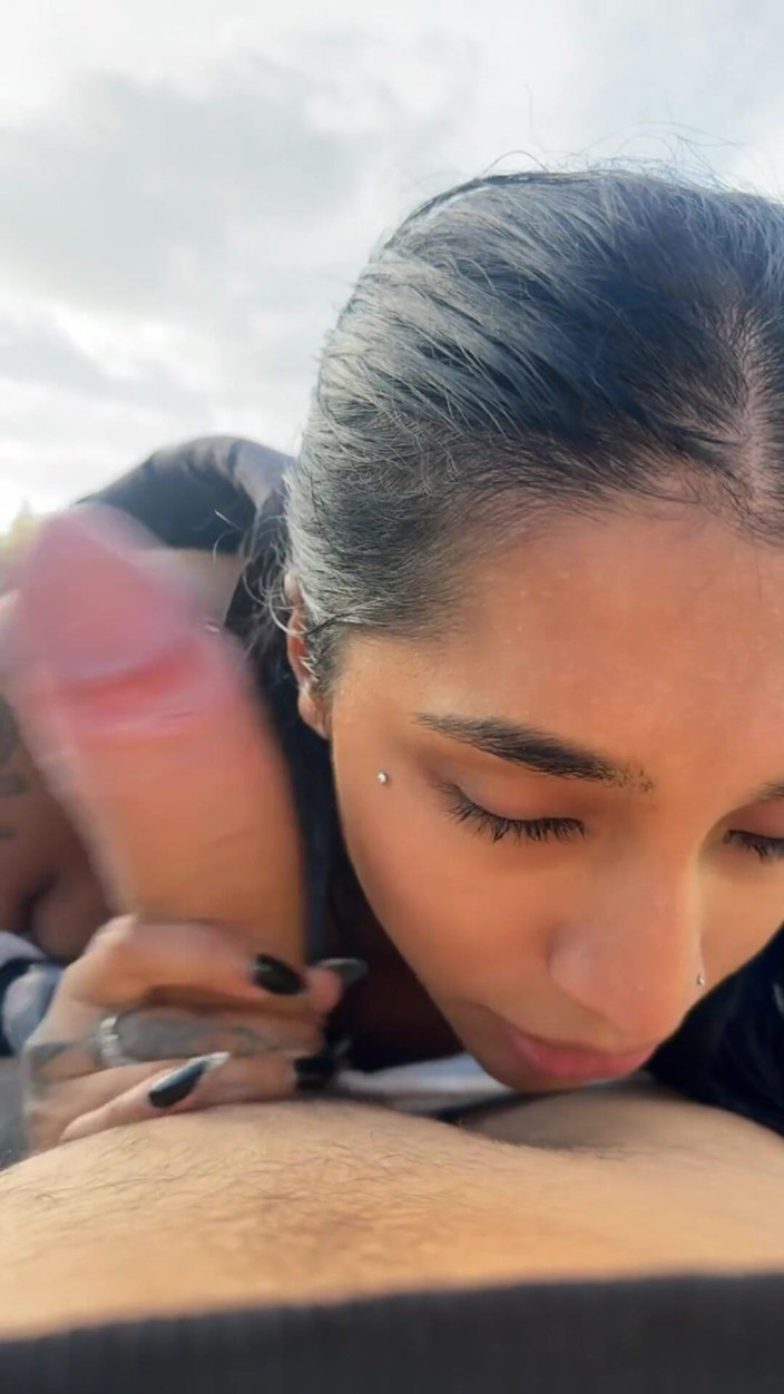 Yasmina and Brady: Yasmina Khan melkt mich auf dem Jetski und schluckt meine...