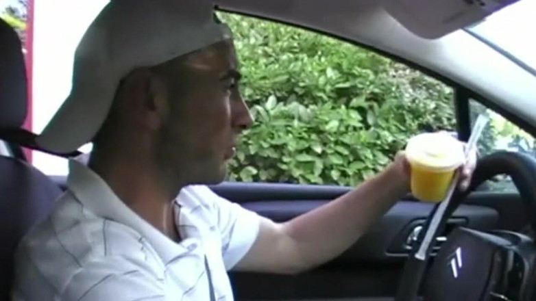 Gaybareback: 屋外のまっすぐな男に支配されています