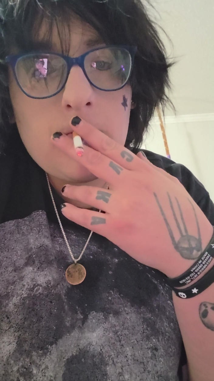 M00NY: Smoking and Surprise