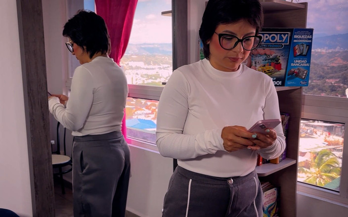 LunaBigBooty: Maestra MILF Está Corrompida Por Defender a Su Hijastro