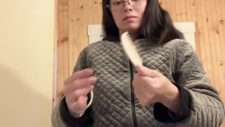 sweethanajapanese: Pisciare piccola figa pelosa nel Moring