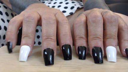 Abby Anna: Black N' White Nail Tapping