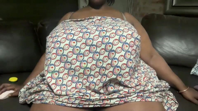 Legendary Booty Overdose: Bella donnona con culo grande loanly ed arrapata