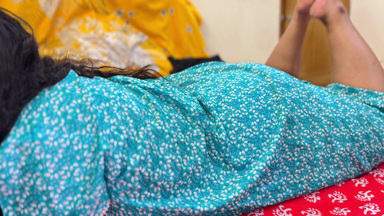 Your Boy's Cum: 当我在嘴唇中使用口红时，岳父给我粗暴的肛交