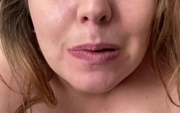 KinkyKatie: Feeling Sexy and Showing My Curves