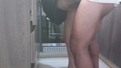 A Mature Latina Likes to Cook and Receive Cock in the Kitchen