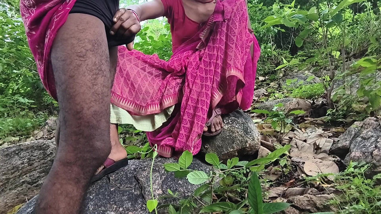Poonambhabhi village: Tôi đang đụ vợ tôi trong rừng rậm
