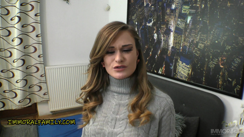 Immoral Family: Bratty İngiliz bebek üvey babasıyla tarih müzesine gidiyor