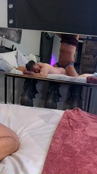 Urmărindu-ne pe noi înșine