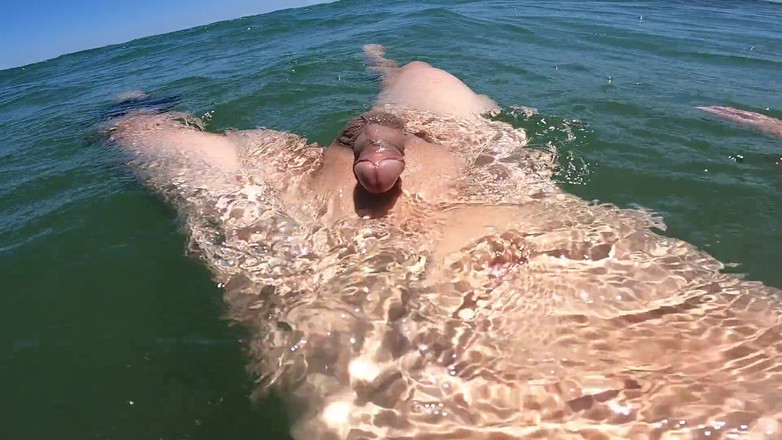 Cool Body: Stříkám jen pro potěšení z pocitu svobody, nahý na veřejné...