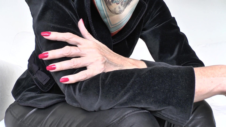 Lady Victoria Valente: Классические красные ногти, Леди Виктория Валенте