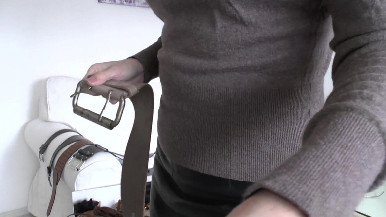 Lady Victoria Valente: Bältepassning i vardagsrummet, del 2, Lady Victoria Valente