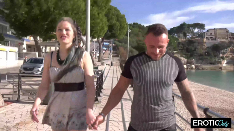 ONLYFREAKSX: Vacation Flirt Uninhibited Fucking on the Beach