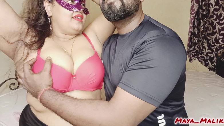 Maya-malik: 被回家的送货员操，嫂子抹掉了阴户的热量，把精液射在嘴上