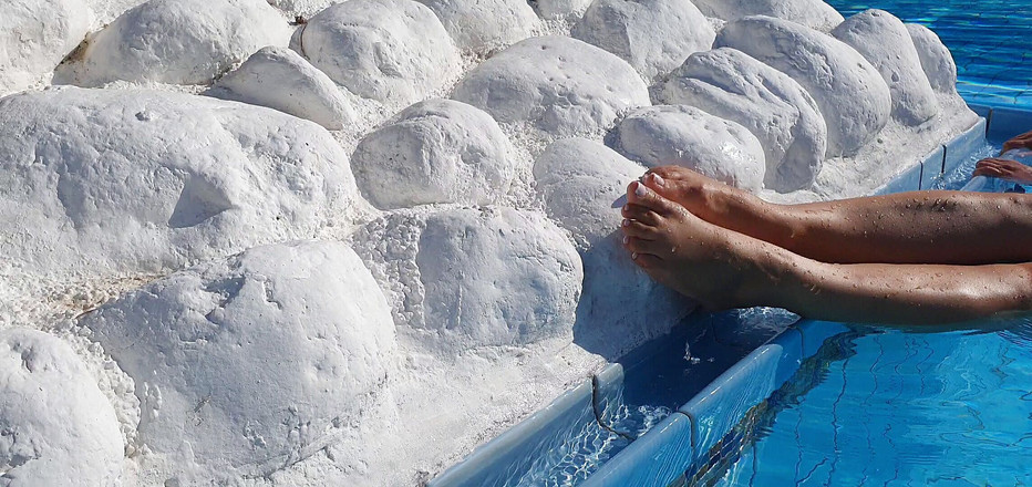 Fetish intimmedia: Seksowna milf bawi się stopami