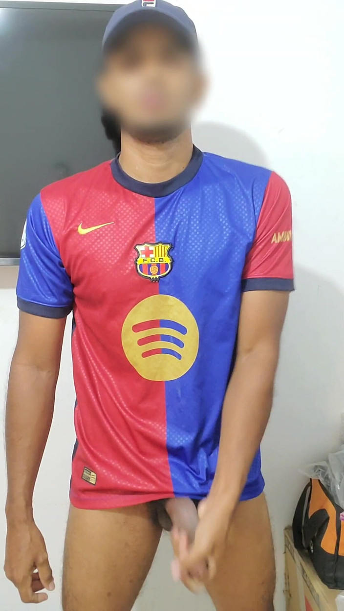 Charlieburrito: 年轻哥伦比亚人 22 厘米活跃