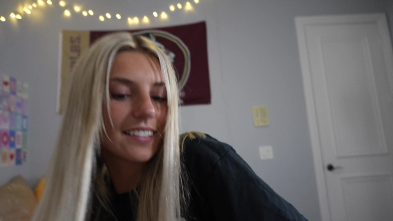 Ambie Bambii: My First Blowjob in My College Dorm!!