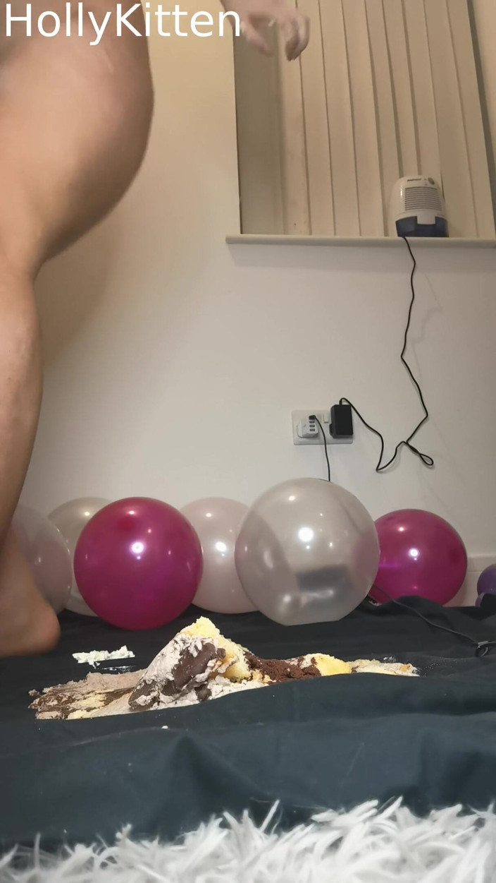 Holly Kitten: HollyKittenn - 4K Birthday cake bash