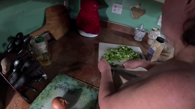 Homesteadmama: Cheryl Cooks Tofu Scramble