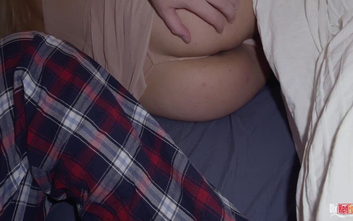 OlxRedFox: Ich teile ein Bett mit meiner stiefmutter. Fickte ihre muschi...