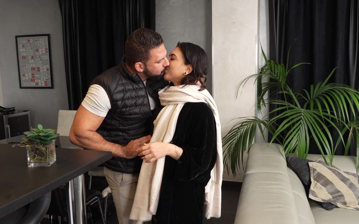 Jetsexproductions: マルセイユの若い女性がアナルセックスをテスト