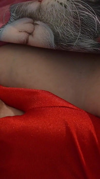 Bu an için dev aşkımla romantik bir gün geçiriyorum, kırmızı bir eldiven bile takıyorum