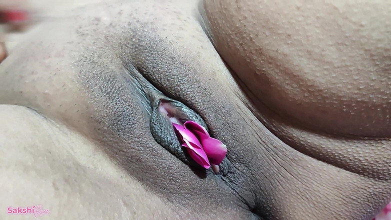 sakshi_raniii: Heiße braut macht flitterwochen am besten! Sie war nackt auf...