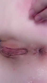 Ice Cunes in Ass