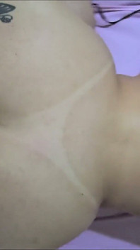 เย็ดมือสมัครเล่นกับสาวอวบตูดใหญ่โดนเย็ดในหีและโดนขย่มอย่างหนัก