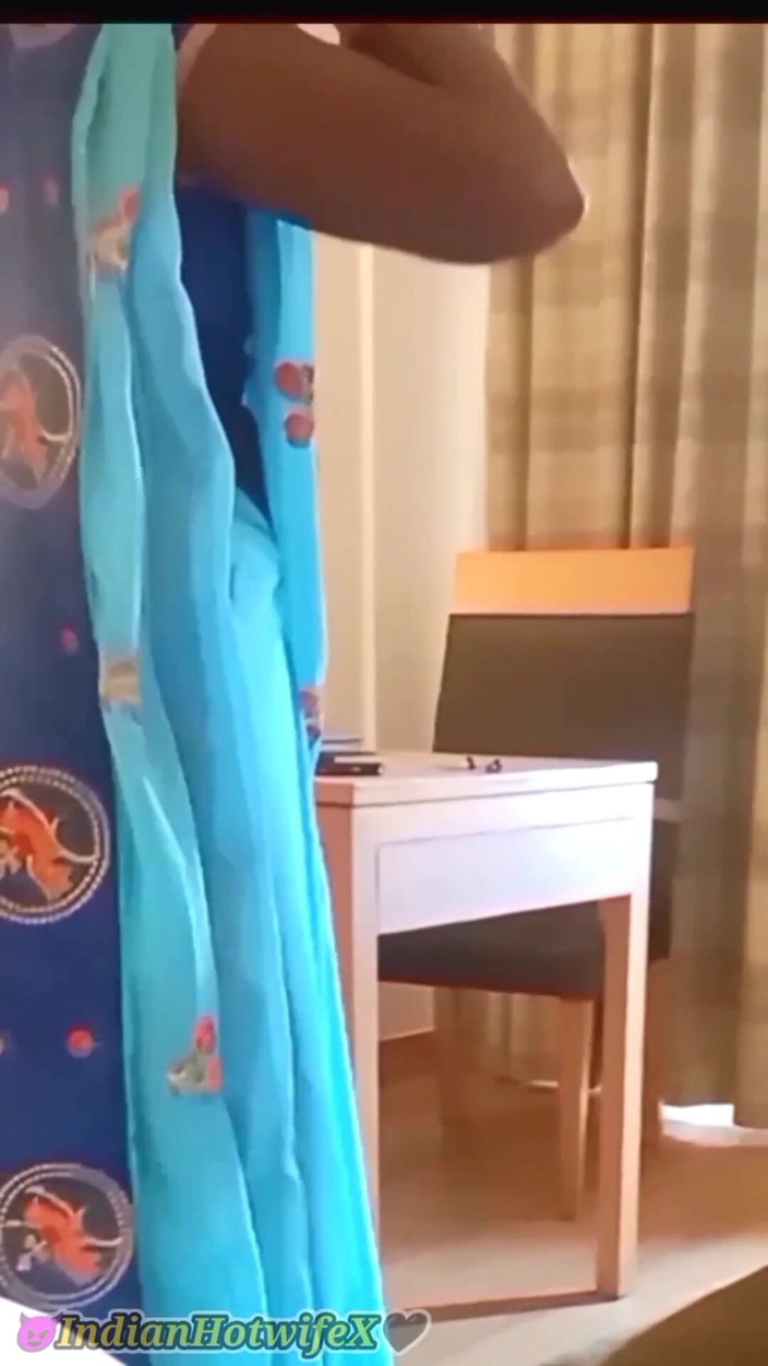 RenuRaj: Desi tamilská milfka Renus Saree Škádlení na misionáře přítelem, paroháč sleduje!...