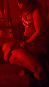 Eckobelle dikendalikan dengan orgasme