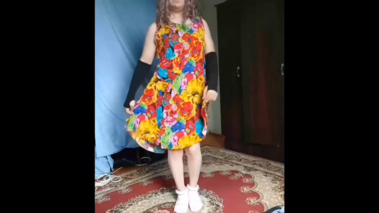 Kitty_Cross: Bootylicious vibes: Intrigeert het sensuele ritme en de betoverende bewegingen...