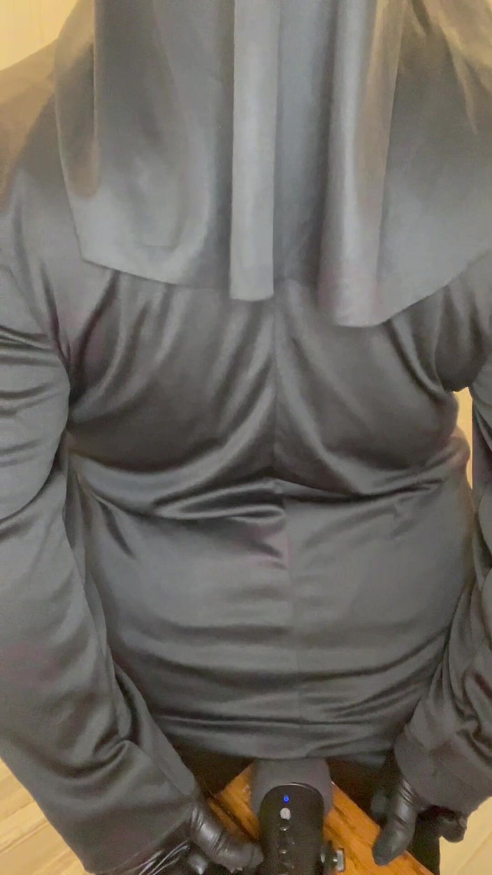 Anye Meshell: Asmr mic ile büyük götlü bir rahibe günah işledi!