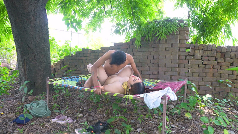JAYESH GUPTA: Romance no interior