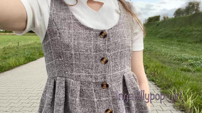 Inga lillypop girl: Bir Gençle Yürümek
