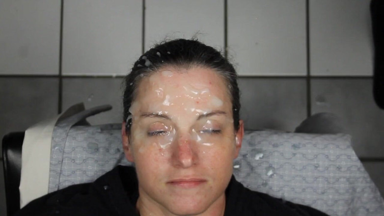 Dirty Dees: India sucia ama tratamientos faciales