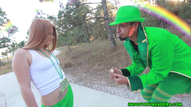 Naked Hustlers: Leprechaun Rave