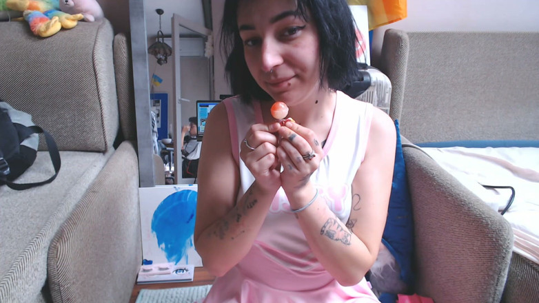 lanalovacutie: Sucking a Lollipop
