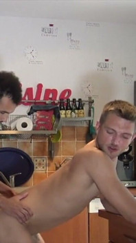 Disfruta de este increíble porno francés amback con tíos tan sexy